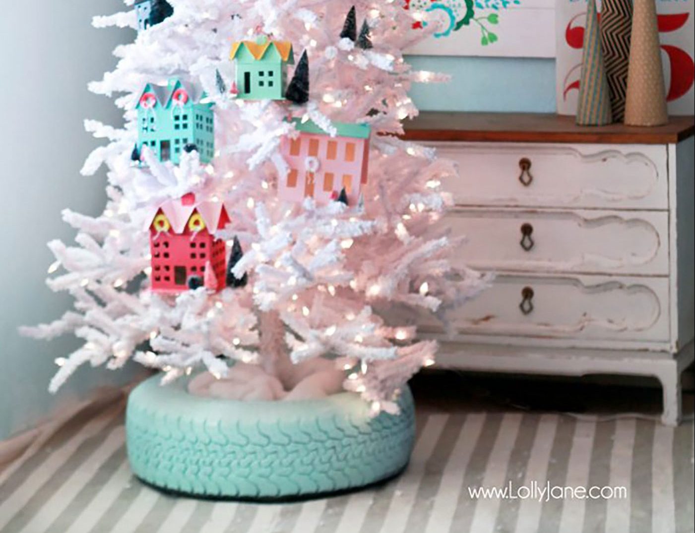 https://www.fleamarketdecor.com/wp-content/uploads/2019/11/Recycled-Tire-Christmas-Tree-Base-8-e1572654684766.jpg